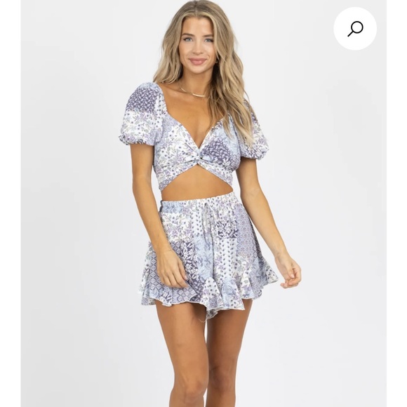 BLUE FLORAL SELF-TIE CROP + SKORT SET - Picture 4 of 8